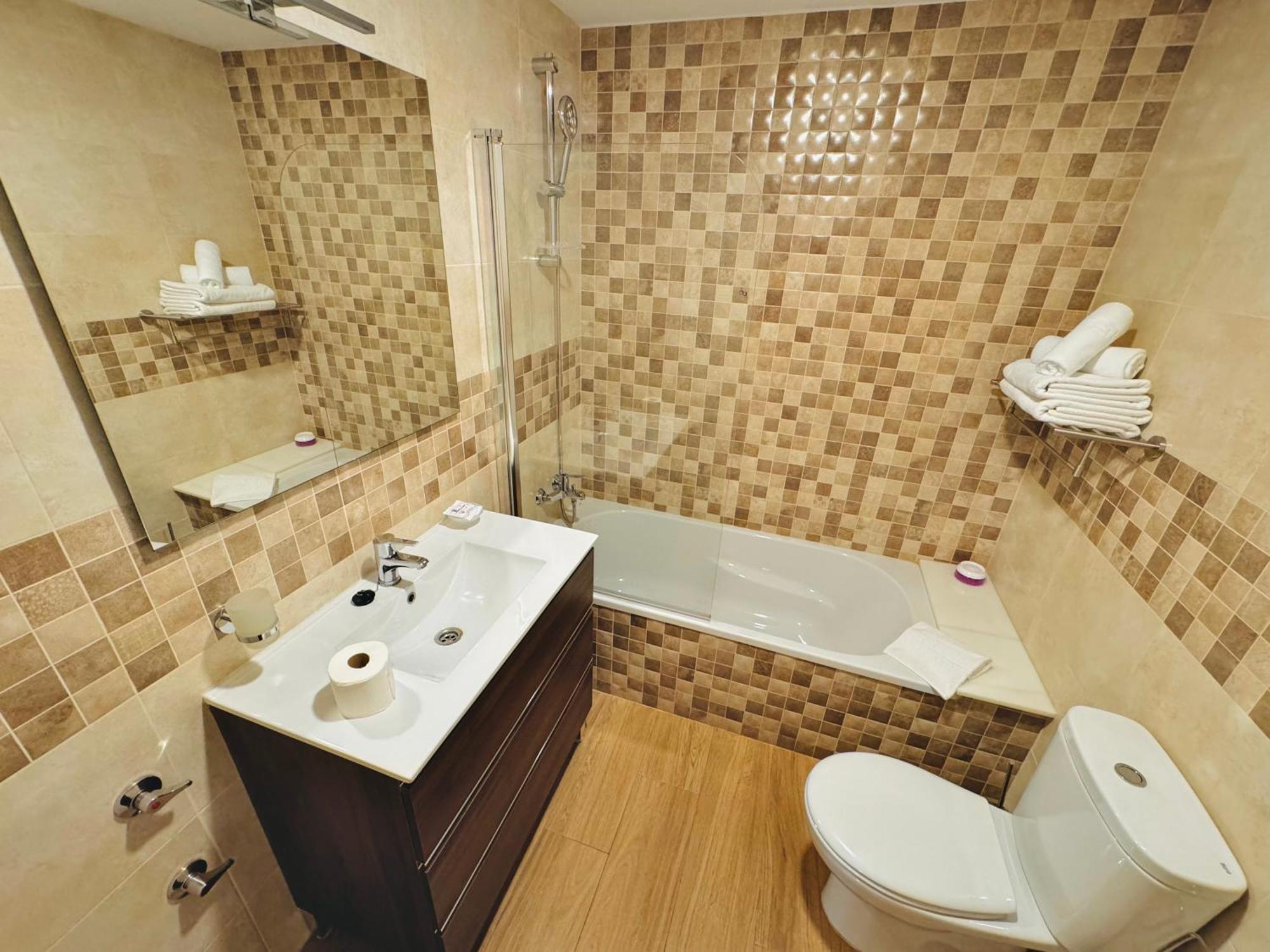 בנאלמדנה Pueblo Evita Premium Suites מראה חיצוני תמונה