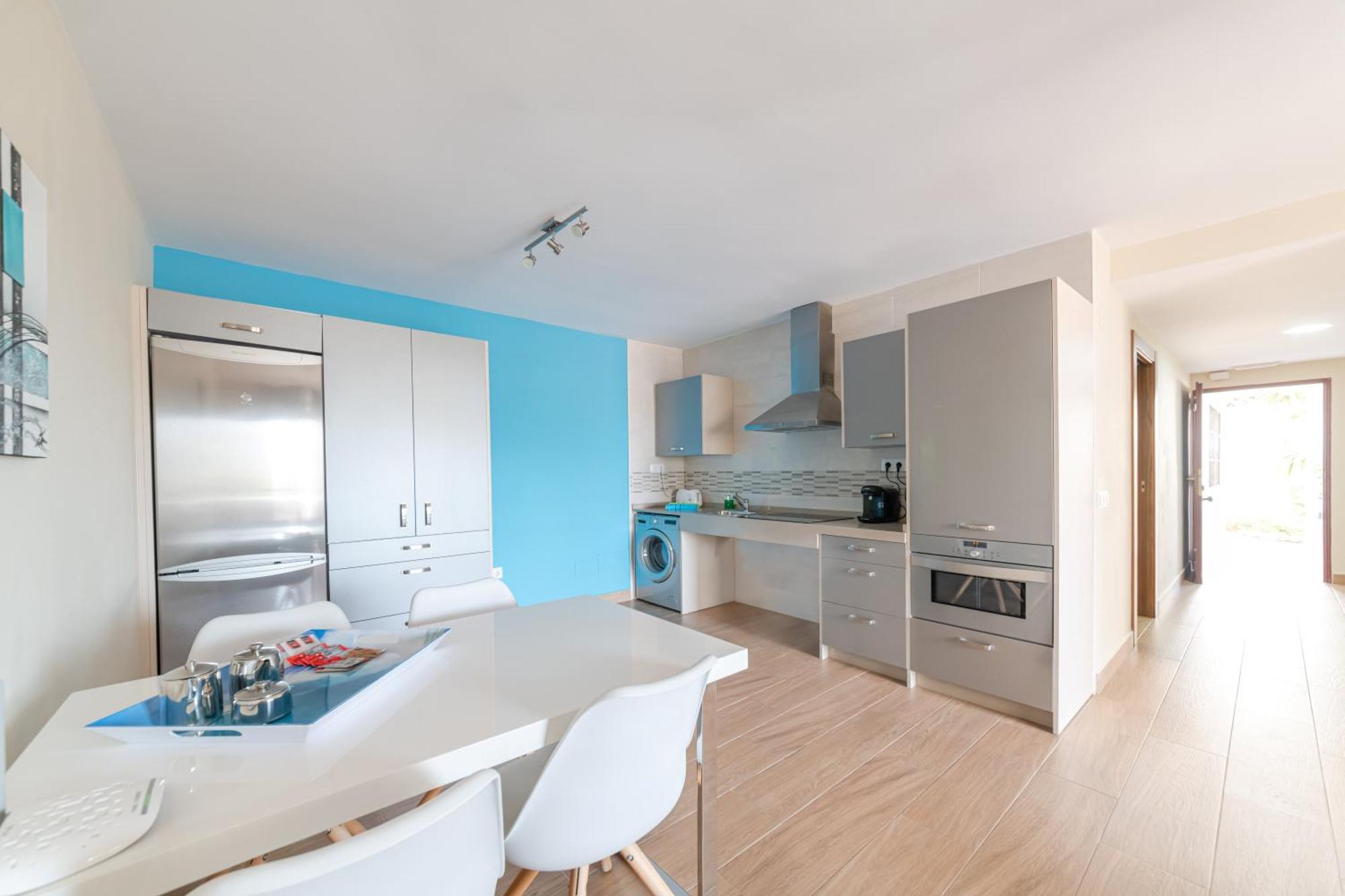 בנאלמדנה Pueblo Evita Premium Suites מראה חיצוני תמונה