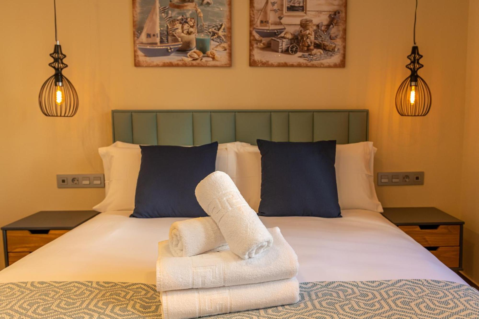בנאלמדנה Pueblo Evita Premium Suites מראה חיצוני תמונה