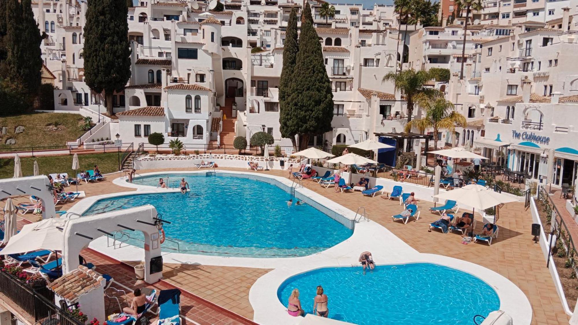 בנאלמדנה Pueblo Evita Premium Suites מראה חיצוני תמונה
